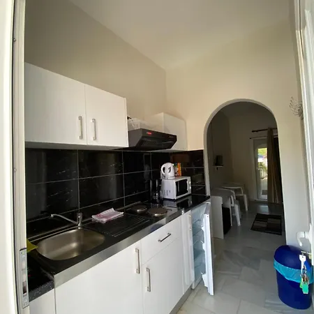 Basilika Haus Georgia Daire Marathias