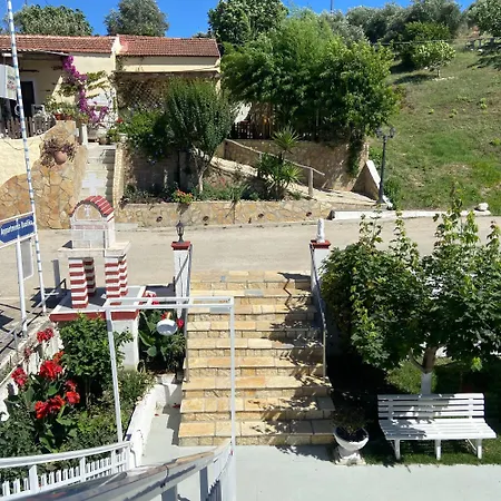 Basilika Haus Georgia Marathias